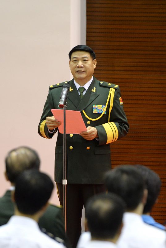 驻港部队新任司令与自然美景的奇妙之旅