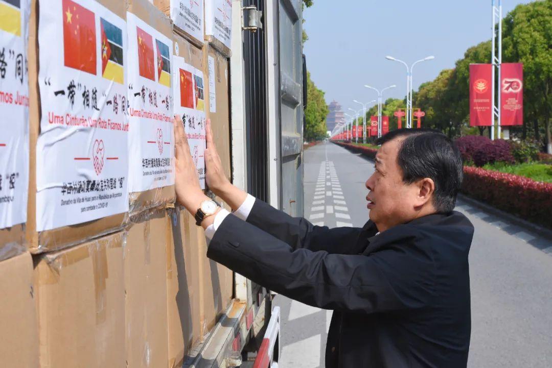 科技、社会与经济热点话题的最新新闻摘要探讨