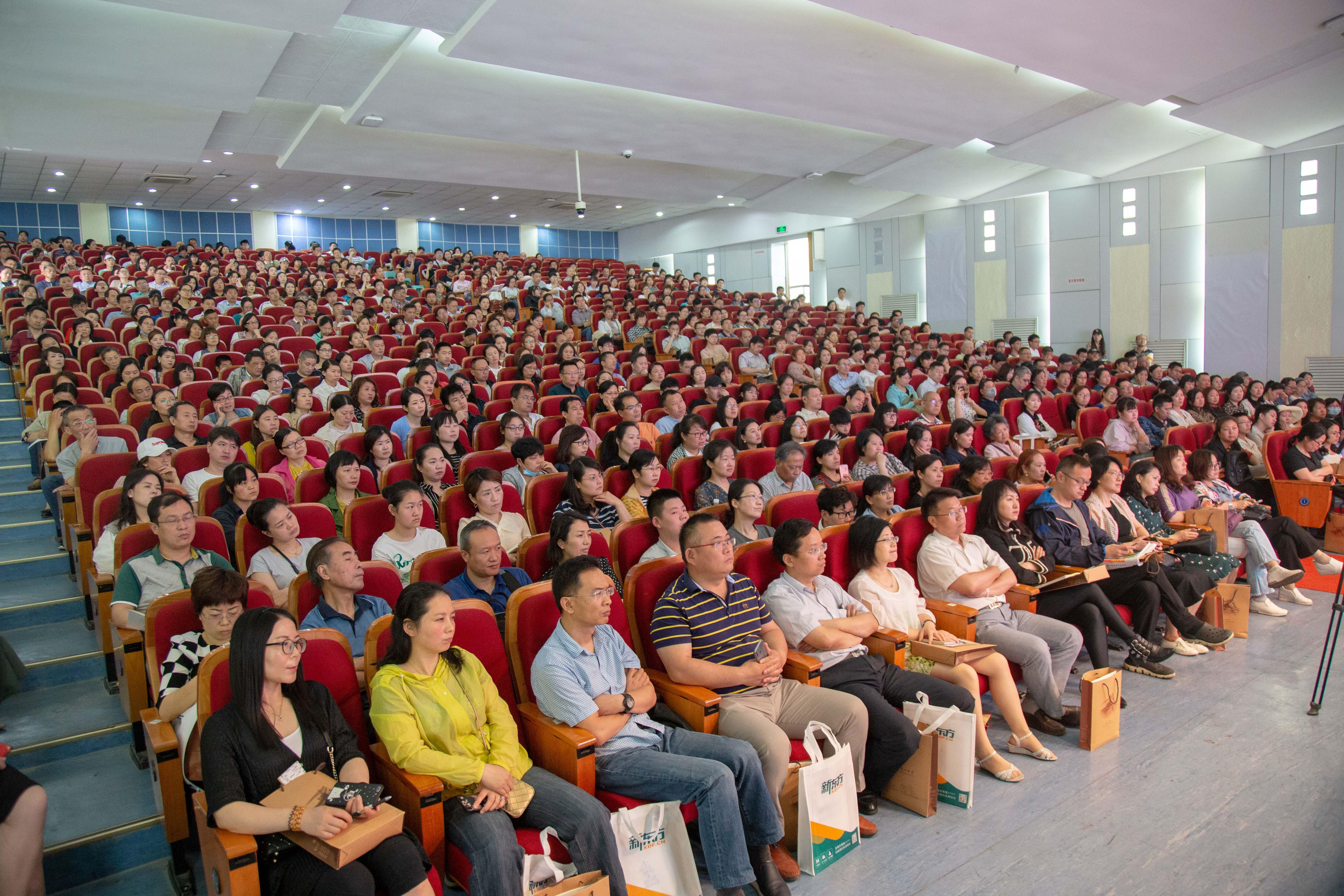 最新直播热潮，变化中的学习，自信与成就的力量