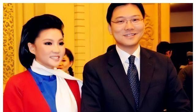 美国回国之旅，家的温馨与友情奇遇的交织