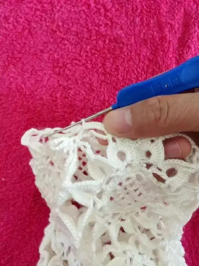 最新钩针开衫,小巷深处的时尚秘境探索