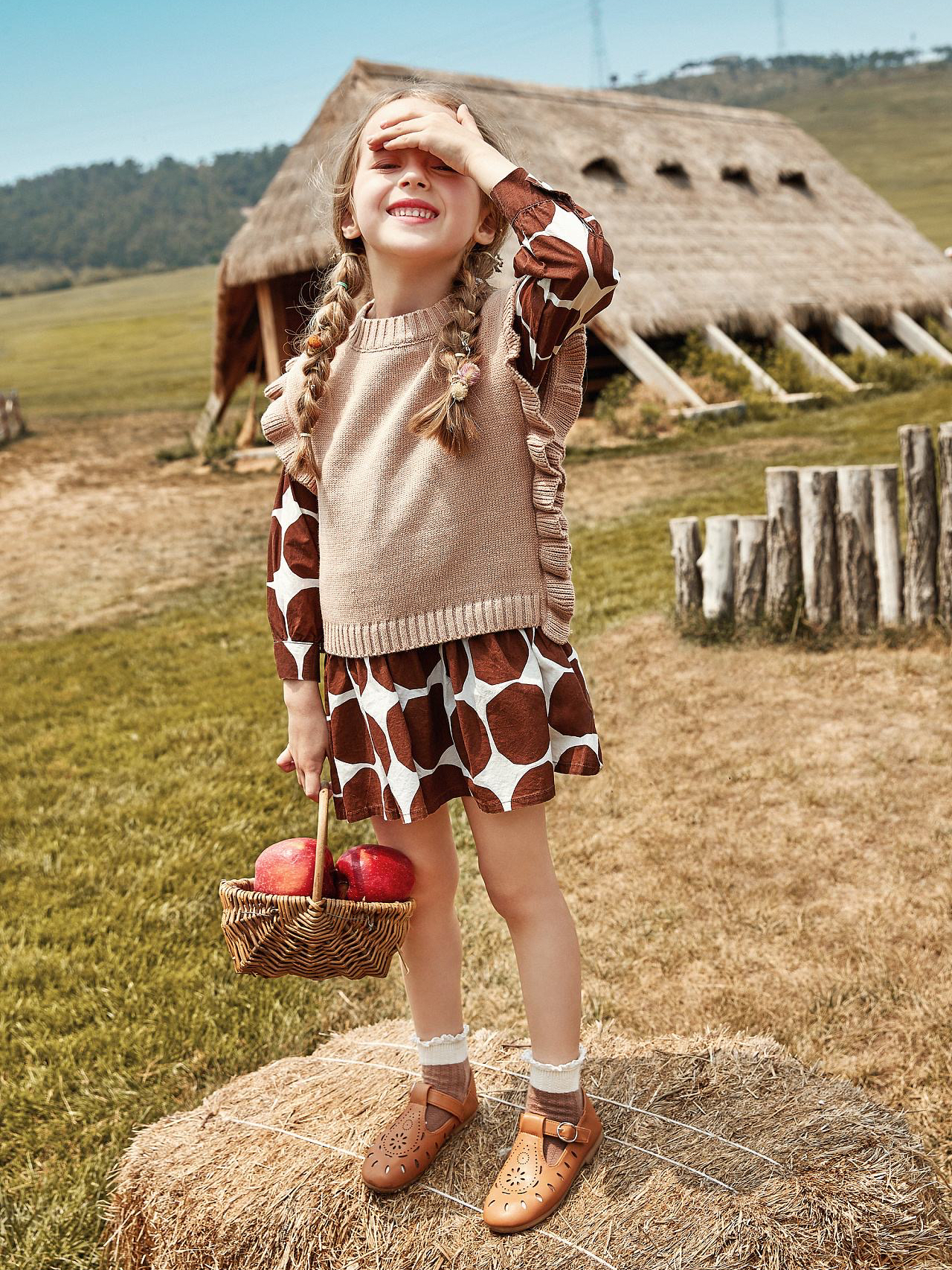 童装群最新趋势,如何选购时尚舒适的童装