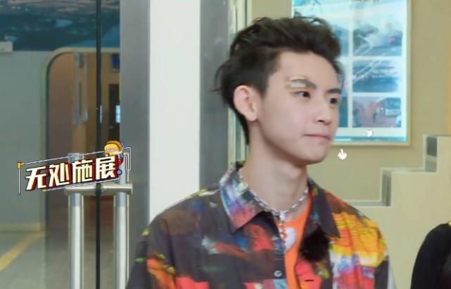 小鬼最新综艺节目,青春风暴背后的背景、事件与影响力