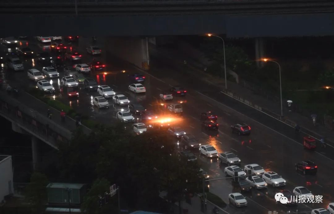 成都暴雨下的惊喜探索,小巷特色小店