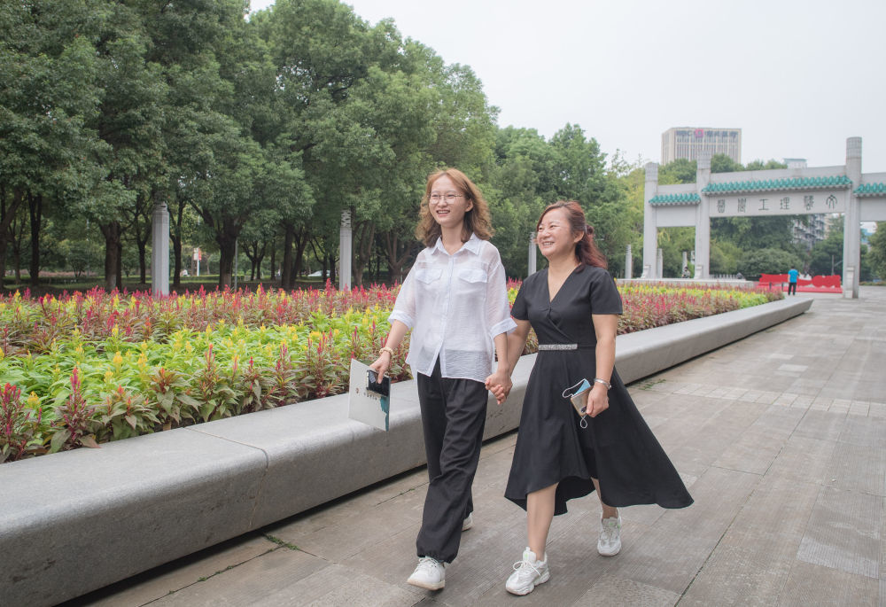 武汉最新温情，学习之光，照亮未来希望之路