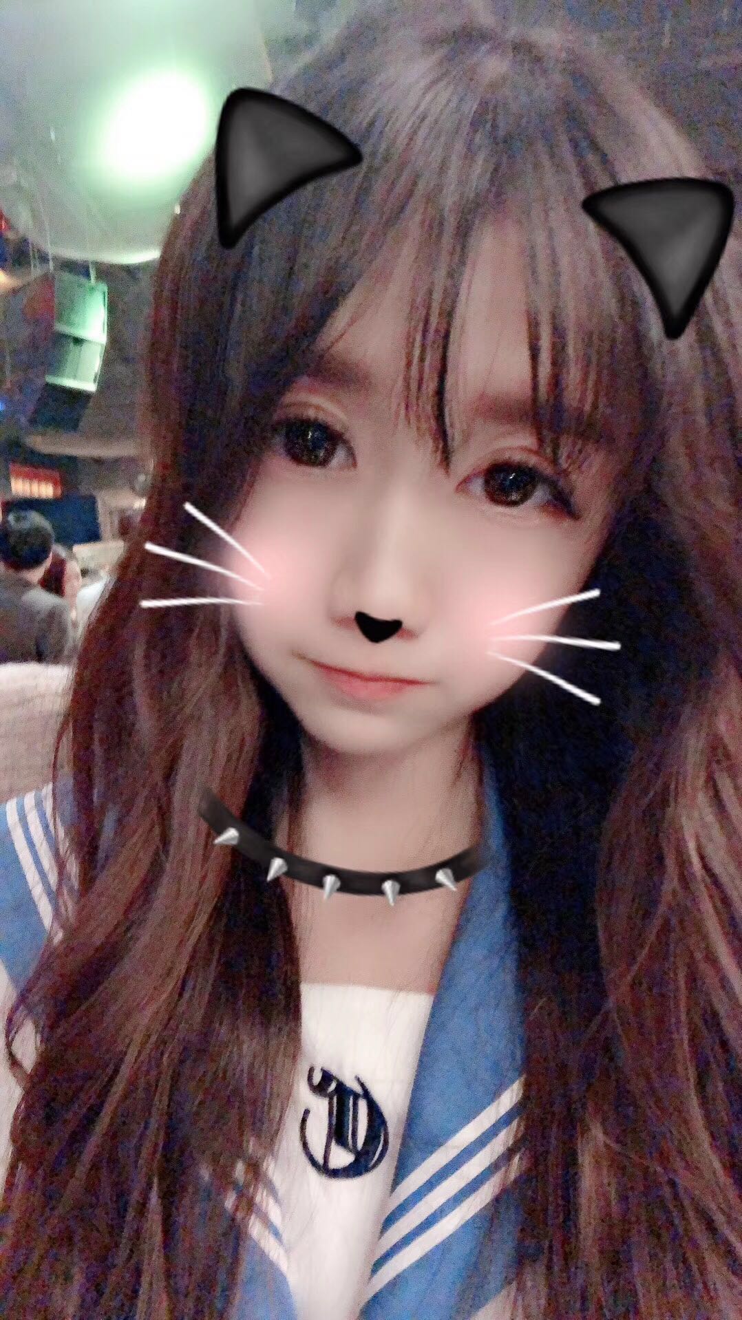 萌姗姗带你探索小巷隐藏特色小店，最新美食打卡指南！