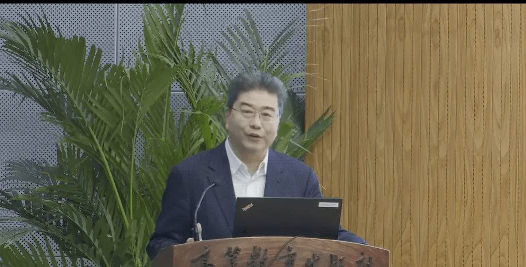 严汉平聚焦热点解读新时代,最新报道全解析