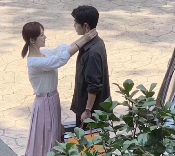 肖战最新采访揭秘,小巷深处的独特风味与幕后故事