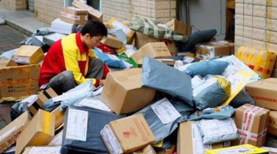 最新快递员偷快递现象,原因解析与应对策略