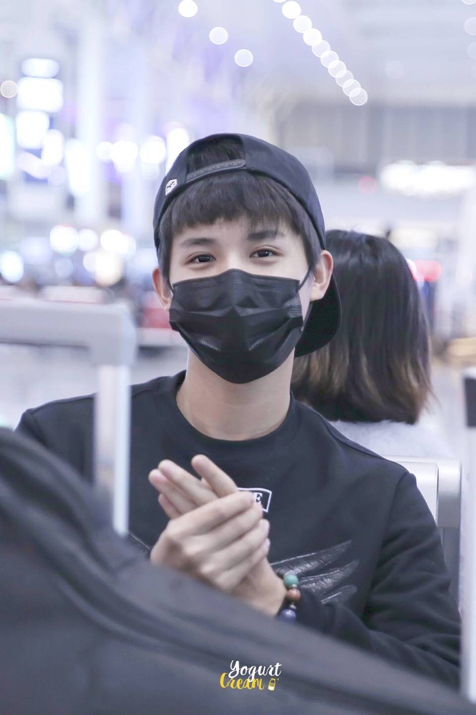 郑业成最新行程揭秘,忙碌明星之旅的足迹